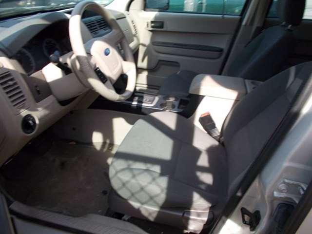 2008 Ford Escape XLS 4dr SUV (2.3L I4 4A)